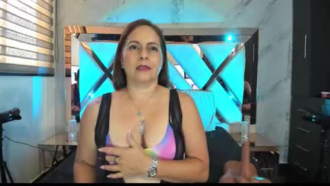 Suzy online show from March 18, 12:22 pm