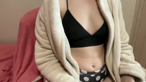 Snapshot of suzysummerrrrrrrrr chatting on September 25, 9:49 am The real sugar baby Suzy Summer online show from September 25, 9:49 am