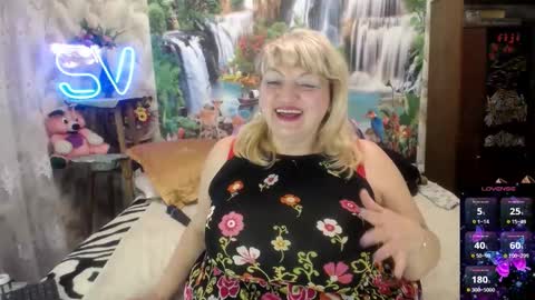 Snapshot of svetifox chatting on February 25, 7:52 am Sveti online show from February 25, 7:52 am
