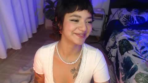 sweeetkittyy22 online show from October 7, 5:14 am