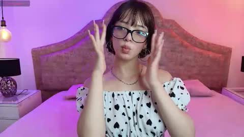 Snapshot of sweet_1angel chatting on September 14, 12:39 pm Sweet 1Angel online show from September 14, 12:39 pm
