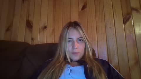 Snapshot of sweet__alana chatting on January 2, 2:11 am Sweet  alana online show from January 2, 2:11 am