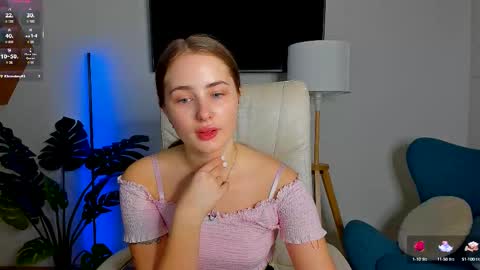 Snapshot of sweet__amily chatting on October 1, 6:23 am Sweet Amily online show from October 1, 6:23 am