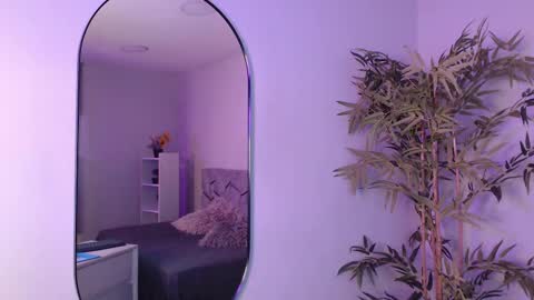 Snapshot of sweet_alexaa_ chatting on September 25, 1:34 am Alexa online show from September 25, 1:34 am