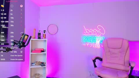 Snapshot of sweet_alexaa_ chatting on October 24, 7:14 pm Alexa online show from October 24, 7:14 pm