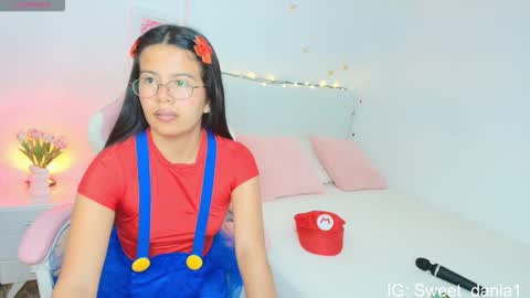 Snapshot of sweet_dania_ chatting on October 11, 4:39 am sweet_dania_ online show from October 11, 4:39 am