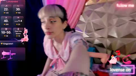 Snapshot of sweet_emmili chatting on September 29, 12:26 pm emmili online show from September 29, 12:26 pm