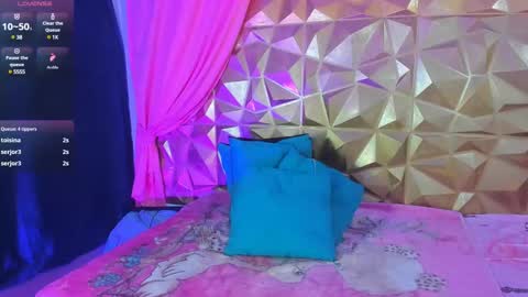Snapshot of sweet_emmili chatting on March 9, 6:11 pm emmili online show from March 9, 6:11 pm