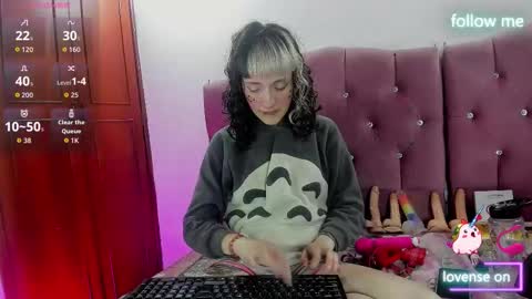  emmili  online show from October 28, 12:17 pm