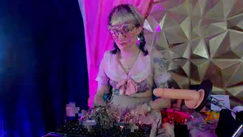 Snapshot of sweet_emmili chatting on October 1, 12:48 pm emmili online show from October 1, 12:48 pm