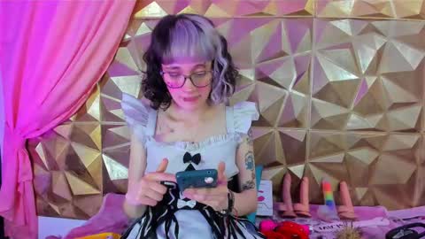 Snapshot of sweet_emmili chatting on February 13, 3:14 pm emmili online show from February 13, 3:14 pm