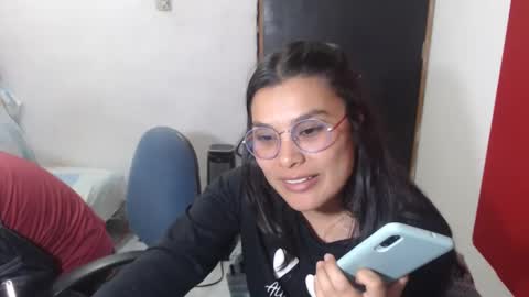Snapshot of sweet_fantasy_couple chatting on March 5, 10:32 pm sweet_fantasy_couple online show from March 5, 10:32 pm