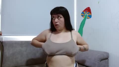 sweet_ferr online show from July 9, 6:23 pm