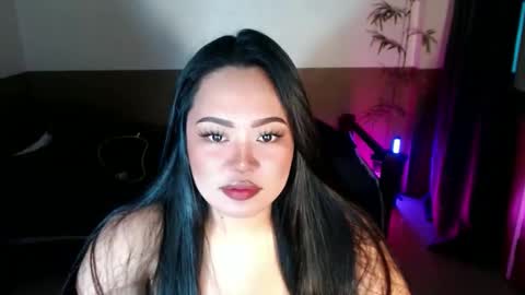 sweet_foxy99 online show from May 5, 8:20 am