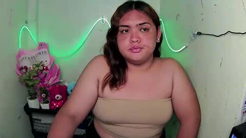 sweet_frex123 online show from September 18, 11:36 am