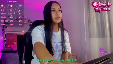 Snapshot of sweet_isiis chatting on December 9, 10:09 pm Isiis online show from December 9, 10:09 pm