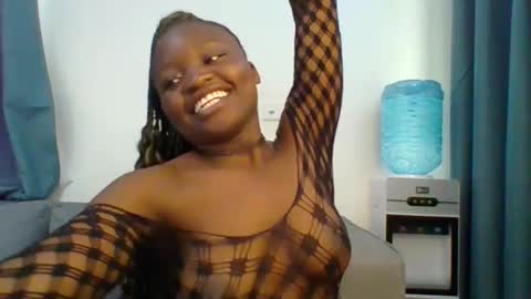 Snapshot of sweet_jenica chatting on September 14, 4:48 am ESTHER NEEMA online show from September 14, 4:48 am