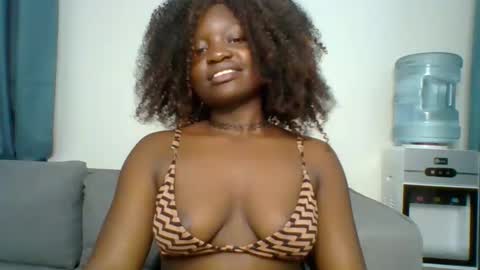Snapshot of sweet_jenica chatting on October 9, 5:13 am ESTHER NEEMA online show from October 9, 5:13 am
