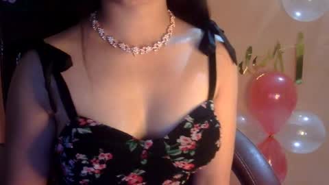 sweet_kanchi online show from May 12, 8:07 pm