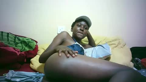 Snapshot of sweet_katrina2 chatting on March 8, 12:52 pm millarn online show from March 8, 12:52 pm