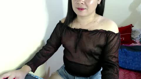 Snapshot of sweet_kendallxxxx chatting on February 2, 12:24 pm Nicahhh online show from February 2, 12:24 pm