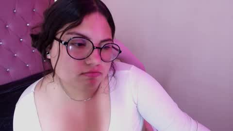 Snapshot of sweet_lal chatting on September 19, 12:53 pm Camila online show from September 19, 12:53 pm