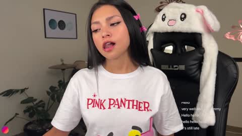 Snapshot of sweet_littleee chatting on January 16, 12:01 am free private online show from January 16, 12:01 am