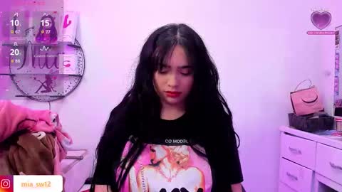 Mia Johns online show from November 13, 5:43 am