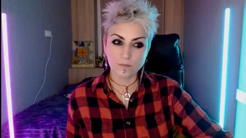 sweet_n_strong online show from February 12, 5:16 pm