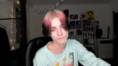 kira online show from November 27, 9:00 pm