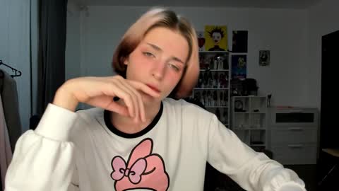 kira online show from March 17, 7:30 pm