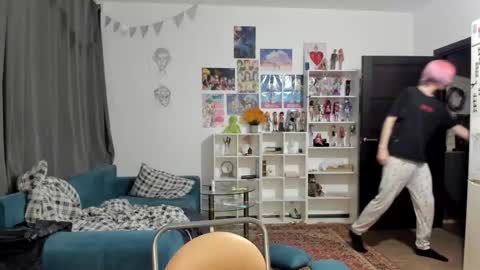 kira online show from October 18, 9:41 pm