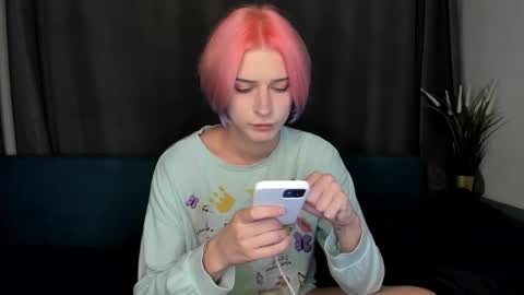 kira online show from September 20, 8:45 pm