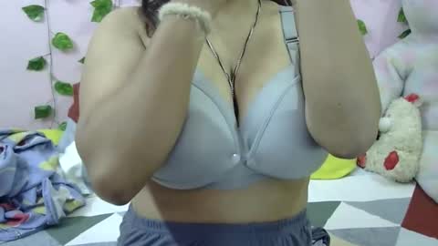 sweet_shivani online show from April 7, 8:44 pm