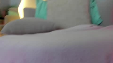 Snapshot of sweet_skiinny chatting on October 15, 1:23 pm Adeline online show from October 15, 1:23 pm