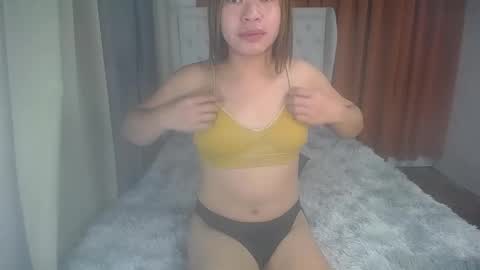 sweet_trexie online show from May 24, 1:35 am