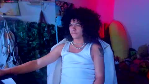 Snapshot of sweet_vond chatting on March 3, 3:41 am Steven independent model online show from March 3, 3:41 am