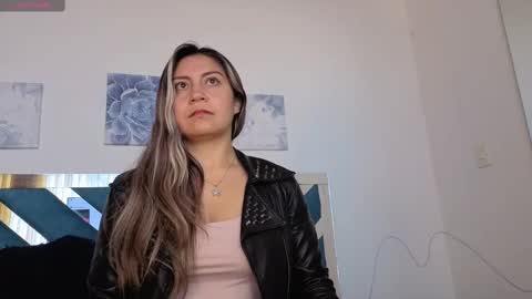 Snapshot of sweetblueberry_ chatting on October 7, 12:56 pm Cinthia online show from October 7, 12:56 pm