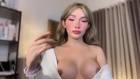 Candy online show from February 19, 6:51 pm