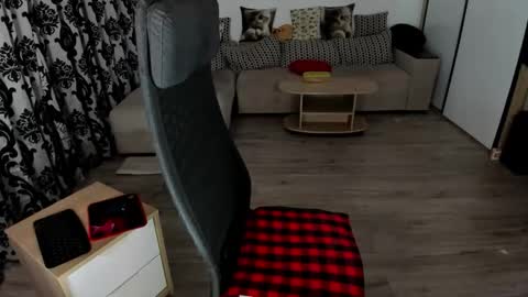 Charlotte online show from October 26, 5:19 am