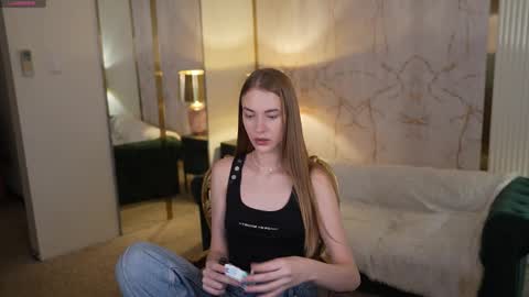 Snapshot of sweetdesiree_ chatting on October 16, 10:52 pm Amelia online show from October 16, 10:52 pm