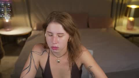 Snapshot of sweetdesiree_ chatting on October 1, 6:56 am Amelia online show from October 1, 6:56 am
