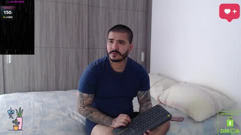 Snapshot of sweetdesires_ chatting on October 6, 2:35 pm         online show from October 6, 2:35 pm