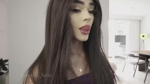 Bella online show from May 14, 9:35 pm