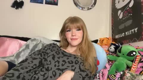 Snapshot of sweetestcherry3 chatting on September 21, 2:04 am cherry online show from September 21, 2:04 am