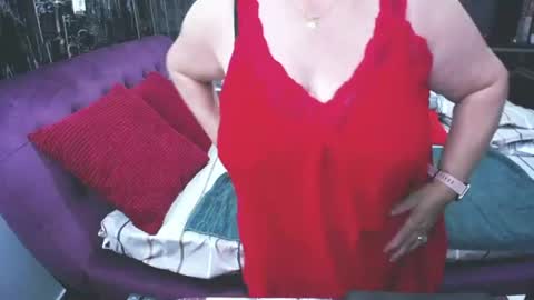 sweetestmilf4you online show from June 15, 1:25 pm