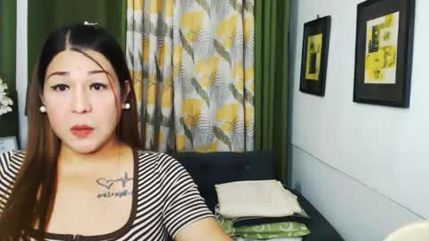 Snapshot of sweetflavor4uxxx chatting on January 6, 12:13 pm GoddessAira4uTS online show from January 6, 12:13 pm