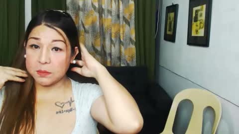 Snapshot of sweetflavor4uxxx chatting on January 2, 3:58 am GoddessAira4uTS online show from January 2, 3:58 am