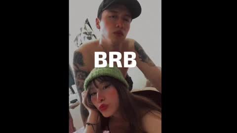 Snapshot of sweethoney22_ chatting on October 20, 11:37 am Sabrina y Eliot online show from October 20, 11:37 am