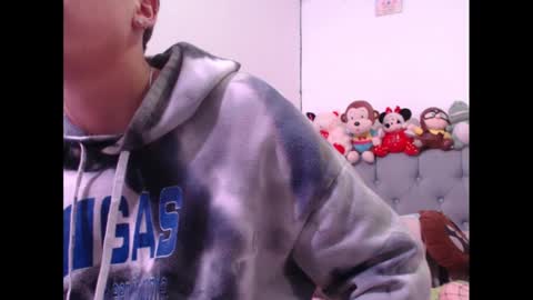 Snapshot of sweethoney22_ chatting on February 12, 12:01 pm Sabrina y Eliot online show from February 12, 12:01 pm